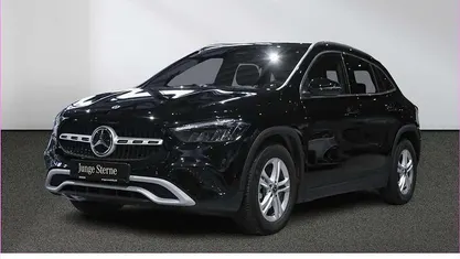 Gebraucht Mercedes GLA200 163 PS (119 kW) 2024 Unilack nachtschwarz SUV