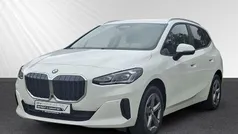 Weiß Gebraucht 2024 BMW 218 Active Tourer Luxury Line Van / Kleinbus | 28.498 € (Superpreis)