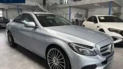 Używany Mercedes C250 204 KM (150 kW) 2017 Srebrny Sedan/Limuzyna