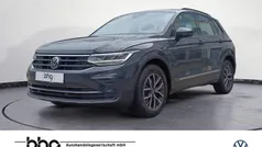 Grau Gebraucht 2021 VW Tiguan Life SUV | 28.460 € (Fairer Preis)