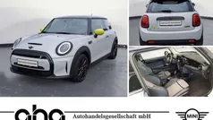 White silver metallic Gebraucht 2022 Mini Cooper SE Classic Kleinwagen | 19.360 € (Fairer Preis)