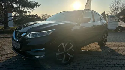Gebraucht Nissan Qashqai Tekna 116 PS (85 kW) 2018 Schwarz SUV