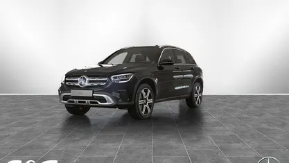 Gebraucht Mercedes GLC300e 194 PS (142 kW) 2022 Metalliclack obsidianschwarz met SUV