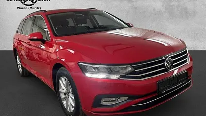 Gebraucht VW Passat Business 122 PS (89 kW) 2023 Rot Kombi