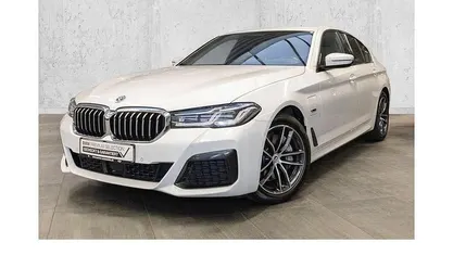Weiß Gebraucht 2022 BMW 545 M Sport Limousine | 42.490 € (Fairer Preis)