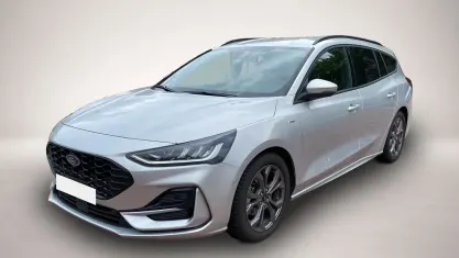 Gebraucht Ford Focus ST-Line X 155 PS (114 kW) 2024 Silber
