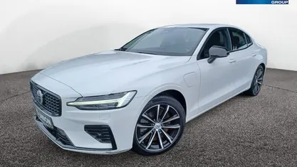 Gebraucht Volvo S60 Plus 455 PS (334 kW) 2023 Rot / fusion red Limousine