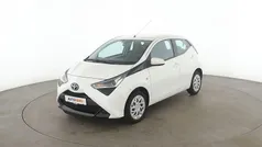 Weiß Gebraucht 2018 Toyota Aygo X-play Kleinwagen | 11.450 € (Fairer Preis)
