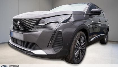 Gebraucht Peugeot 5008 Allure 131 PS (96 kW) 2025 Grau Van / Kleinbus