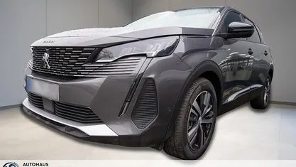 Gebraucht Peugeot 5008 Allure 131 PS (96 kW) 2025 Van / Kleinbus