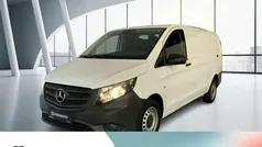 Arktikweiß Gebraucht 2023 Mercedes Vito Van / Kleinbus | 33.261 € (Fairer Preis)