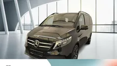Obsidianschwarz metallic Gebraucht 2024 Mercedes V300 Van / Kleinbus | 65.950 € (Fairer Preis)
