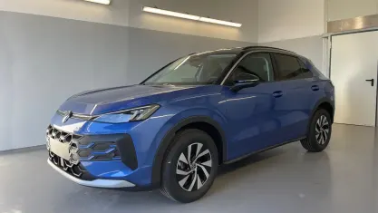 Neu VW T-Roc Cabriolet Life 150 PS (110 kW) 2026 [7xa1] celestial blue metallic / dach schwarz SUV