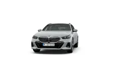 Brooklyn grau metallic Gebraucht 2024 BMW 520 M Sport Kombi | 51.900 € (Fairer Preis)