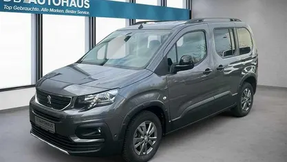 Gebraucht Peugeot Rifter Allure 131 PS (96 kW) 2023 Grau Van / Kleinbus