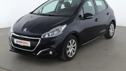 Gebraucht Peugeot 208 Active 83 PS (61 kW) 2018 Blau Kleinwagen