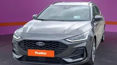 Grau Gebraucht 2024 Ford Focus ST-Line Kombi | 23.460 € (Superpreis)