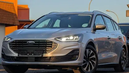 Silber Gebraucht 2025 Ford Focus Titanium Limousine | 23.688 € (Superpreis)