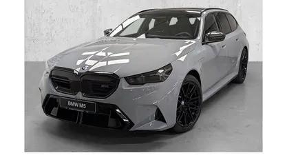 Grau Neu 2025 BMW M5 Performance Kombi | 142.980 € (Fairer Preis)