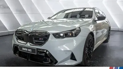 Nouă BMW M5 727 CP (534 kW) 2026 Gri Break