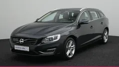 Grau Gebraucht 2013 Volvo V60 Summum Kombi | 8.950 € (Guter Preis)