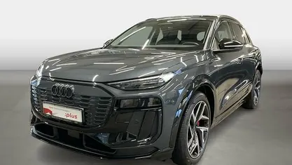 Usata Audi Q6 e-tron Ambiente 284 kW (387 CV) 2025 Grigio SUV