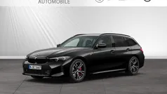 Saphirschwarz metallic Gebraucht 2024 BMW 318 M Sport Kombi | 36.500 € (Fairer Preis)