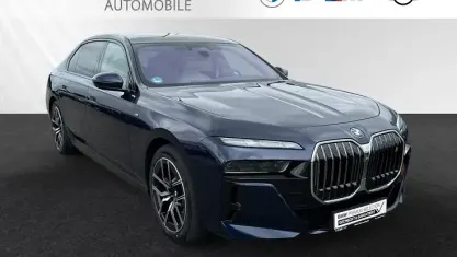 Gebraucht BMW i7 M Sport 334 kW (455 PS) 2025 Bmw individual tansanitblau metallic Limousine
