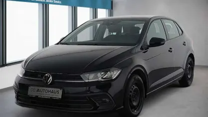 Begagnad VW Polo Life 95 HK (69 kW) 2023 Svart Halvkombi