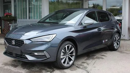 Neu Seat Leon FR 150 PS (110 kW) 2025 Grau (magnetic grau) grau (stoff) Limousine