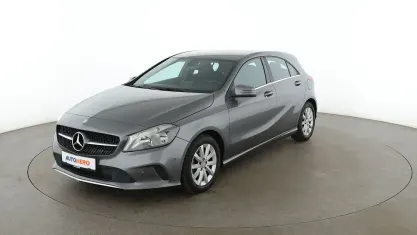 Gebraucht Mercedes A180 Style 122 PS (89 kW) 2016 Grau Kleinwagen