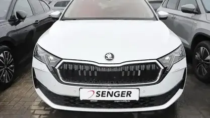 Gebraucht Skoda Octavia Tour 150 PS (110 kW) 2025 Moon weiss perleffekt Kombi
