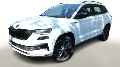 Neu Skoda Karoq SportLine 150 PS (110 kW) 2026 Moonweiß perleffekt moonweiß perleffekt SUV
