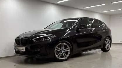 Saphirschwarz metallic Gebraucht 2023 BMW 118 Shadowline Kleinwagen | 27.750 € (Fairer Preis)