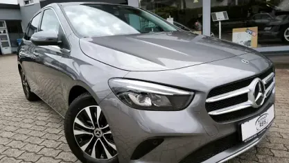 Gebraucht Mercedes B200 Progressive 163 PS (119 kW) 2021 Grau Kleinwagen