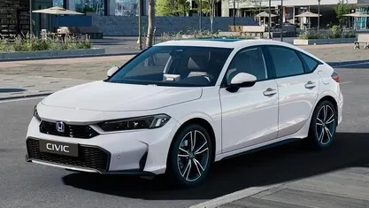 Platinium white pearl Neu 2025 Honda Civic Advance Limousine | 37.950 € (Fairer Preis)