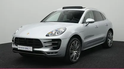 Rhodiumsilbermetallic Gebraucht 2017 Porsche Macan Turbo Performance Package SUV | 37.950 € (Superpreis)