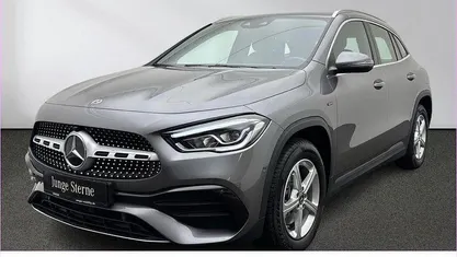 Lack mountaingrau Gebraucht 2020 Mercedes GLA250 AMG SUV | 31.330 € (Fairer Preis)