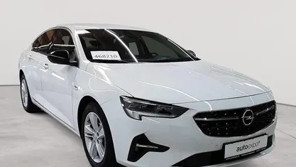 Second-hand Opel Insignia Country Tourer Business 170 CP (125 kW) 2022 Alb Break