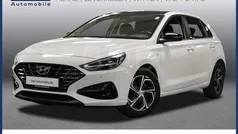 Weiß Gebraucht 2020 Hyundai i30 Intro Edition Limousine | 18.980 € (Fairer Preis)