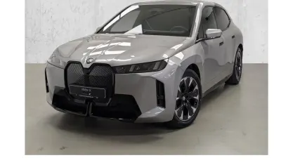 Neu BMW iX M Sport 300 kW (408 PS) 2026 Silber SUV