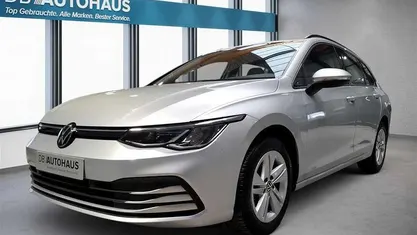 Silber Gebraucht 2023 VW Golf VIII Life Kombi | 18.860 € (Guter Preis)