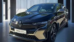 Black pearlschwarz, dach in d Gebraucht 2022 Renault Mégane Iconic Limousine | 28.790 € (Fairer Preis)