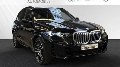 Saphirschwarz metallic Gebraucht 2025 BMW X5 M Sport SUV | 93.357 € (Guter Preis)