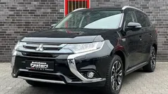 Schwarz Gebraucht 2017 Mitsubishi Outlander P-HEV Top SUV | 19.950 € (Fairer Preis)