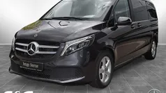 Graphitgrau metallic Gebraucht 2022 Mercedes V220 Edition Van / Kleinbus | 49.623 € (Fairer Preis)
