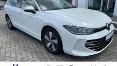 Weiß metallic Gebraucht 2024 VW Passat Elegance Kombi | 36.544 €