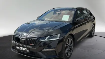 Używany Skoda Octavia RS 245 KM (180 kW) 2023 Czarny Kombi