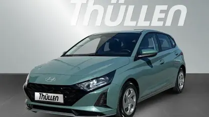 Gebraucht Hyundai i20 Select 101 PS (74 kW) 2025 Dunkelgrün Kleinwagen