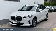 Alpinweiss Gebraucht 2024 BMW 218 Active Tourer Luxury Line Van / Kleinbus | 31.999 € (Guter Preis)